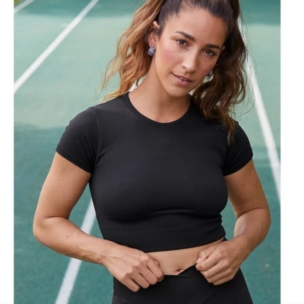 Offline by Aerie Black Sidewalk Seamless Cropped T-shirt Size XL